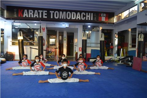 Historia Pre Karate Tomodachi 